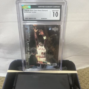 1998 UD Black Diamond #2 Michael Jordan CGC GEM MINT 10 BULLS LEGEND! G.O.A.T.! - Picture 1 of 2