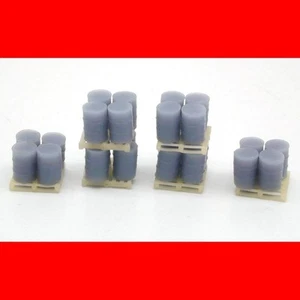 24) 55 GALLON DRUMS & 6 PALLETS RESIN N SCALE - Bild 1 von 1