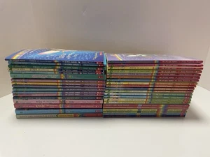 Rainbow Magic Fairy LOT OF 38 Fairies Kid Book Set By Daisy Meadows - Foto 1 di 12