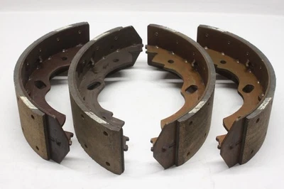 NOS 1958-60 Chevrolet Viking 60 Spartan 70 Rear Brake Shoe Set GM 3748514 - Bild 1 von 4