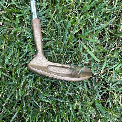 MacGregor by Nicklaus Model 230 Putter Brass Finish - 35" - Right Handed - Image 1 of 4