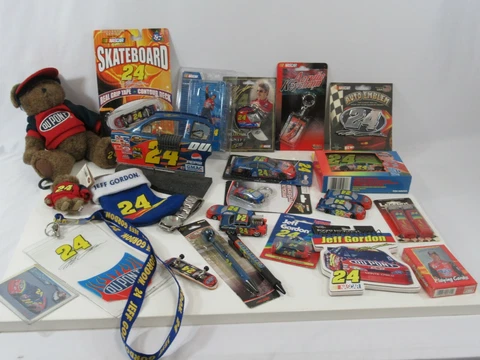 Jeff Gordon #24 NASCAR Tin Stocking Lanyard Notebook Keychain Collectibles Lot Cover