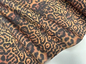 Nuevo material de tela con estampado de leopardo material animal decoración del hogar cortinas tapicería 55" de ancho - Imagen 1 de 6