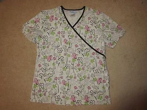 SCRUBS - SS Shirt - White - Flowers - SB Scrubs - Sz Small - Picture 1 of 4