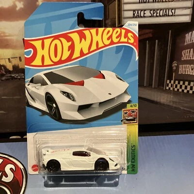 2024 HOT WHEELS LAMBORGHINI SESTO ELEMENTO WHITE HW EXOTICS - image 1 of 4