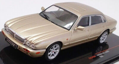 JAGUAR XJ8 X308 1998 Beige Metallico IXO CLC346N 1/43 RHD Guida A Destra Metallo - Immagine 1 di 2