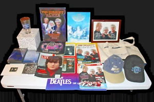 Artículos de colección de los Beatles y recuerdos de conciertos de Moody Blues de la década de 2000 foto autografiada - Imagen 1 de 9