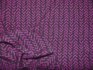 Discount Fabric Challis Rayon Apparel Chevron Fuchsia Pink Black E51 - Picture 1 of 1