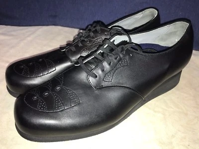 P. W. Minor Orthopedic Black Lace Up Wedge Heel Comfort Shoe 11 AA Narrow - Image 1 of 4