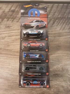 Juego de 5 coches Mopar exclusivo de Walmart Hot Wheels 2022 Foto 1 de 3