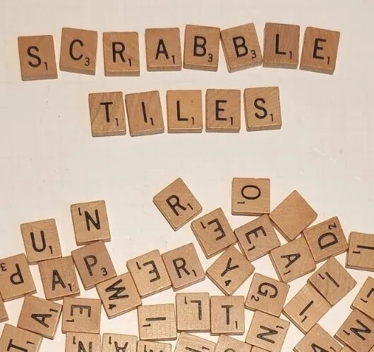 Оригинальные деревянные игровые плитки Scrabble с гравированными буквами - Изображение 1 из 1