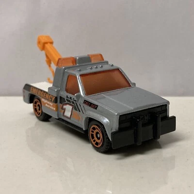 1987 87 GMC K10 Tow Truck Wrecker Collectible 1/64 Scale Diecast Diorama Model - Image 1 of 4