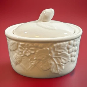 MIKASA -English Countryside White- Individual Casserole w Lid. VGC - Picture 1 of 11