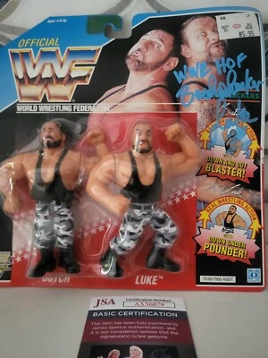 "THE BUSHWACKERS" Butch & Luke Hasbro 1991 firmado por Luke JSA/COA WWE HOF Foto 1 de 4