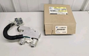 GENUINE GM Pressure Differential Modulator Valve 15661375 1991-96 TRUCKS TAHOE - Picture 1 of 8