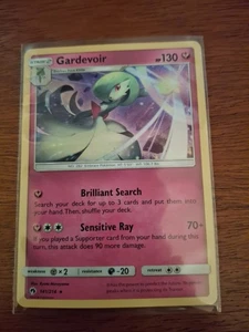 Gardevoir SM - Lost Thunder 141/214 Near Mint NM Cosmos Holo SWIRL - - Bild 1 von 1