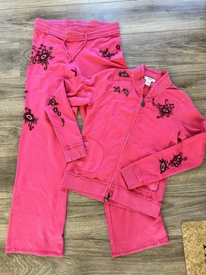 Conjunto de Moletom/Lounge Feminino Vertigo Paris Médio Rosa Bordado Floral  - Imagem 1 de 4