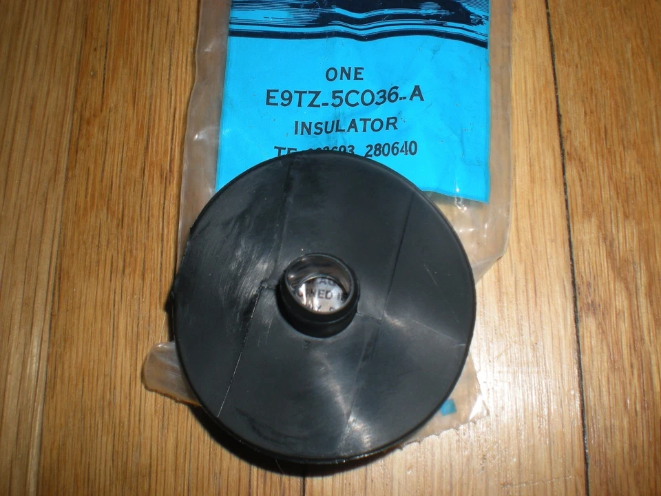 Nuevo de Lote Antiguo Ford F150 F250 F350 Cuadro a Carrocería Aislador Foto 1 de 1