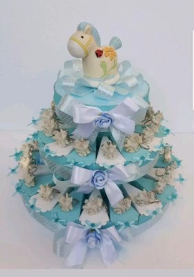 TORTA BOMBONIERE CAVALLUCCI UNICORNI PORTACHIAVE BATTESIMO NASCITA COMUNIONE - Immagine 1 di 2