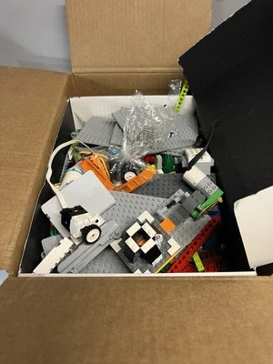 Estuches de ladrillo Lego con legos peso total 14 libras motores minifiguras Foto 1 de 4
