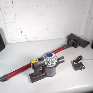 Dyson V6 Total Clean SV04 Vacuum Cleaner With Charger - Picture 1 of 10