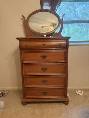 Lexington Victorian Oak Bedroom Set 10 Pieces Mint - Image 1 of 4