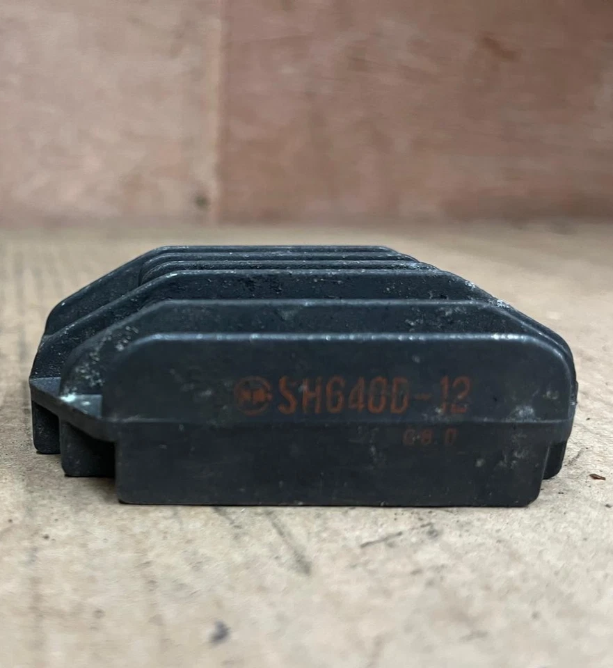 SH640D-12 | Regulator Rectifier Genuine OEM Part - Image 1 of 3