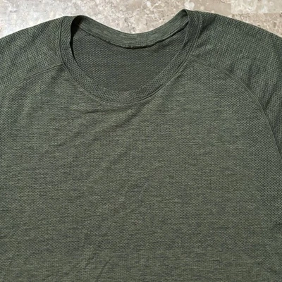 Lululemon Shirt Mens Medium Green Metal Vent Tech Short Sleeve Gym Performance - Image 1 of 4