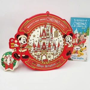 2025 Disney Parks Mickey’s Very Merry Christmas Party Loungefly Rucksack Neu WDW - Bild 1 von 5