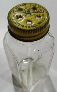 Vintage Penn Salt Net Cont. 2 Fl oz. Glass Bottle With Metal Cap - Picture 1 of 7
