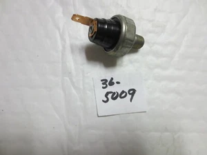 Interruptor de presión de aceite Volvo, Saab 1970-86 - Imagen 1 de 1