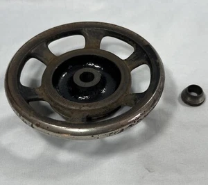 Antica macchina da cucire Davis Co. - gruppo volantino e pulegge - Foto 1 di 7