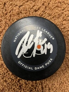 Disco de juego autografiado de Flyers' Joel Farabee - Imagen 1 de 1