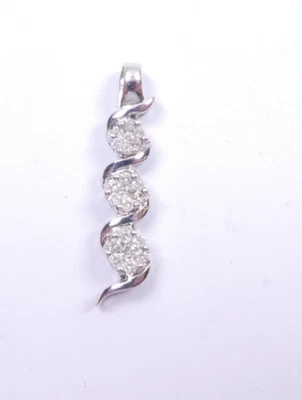 Colgante triple racimo gota oro blanco 9 quilates Foto 1 de 4