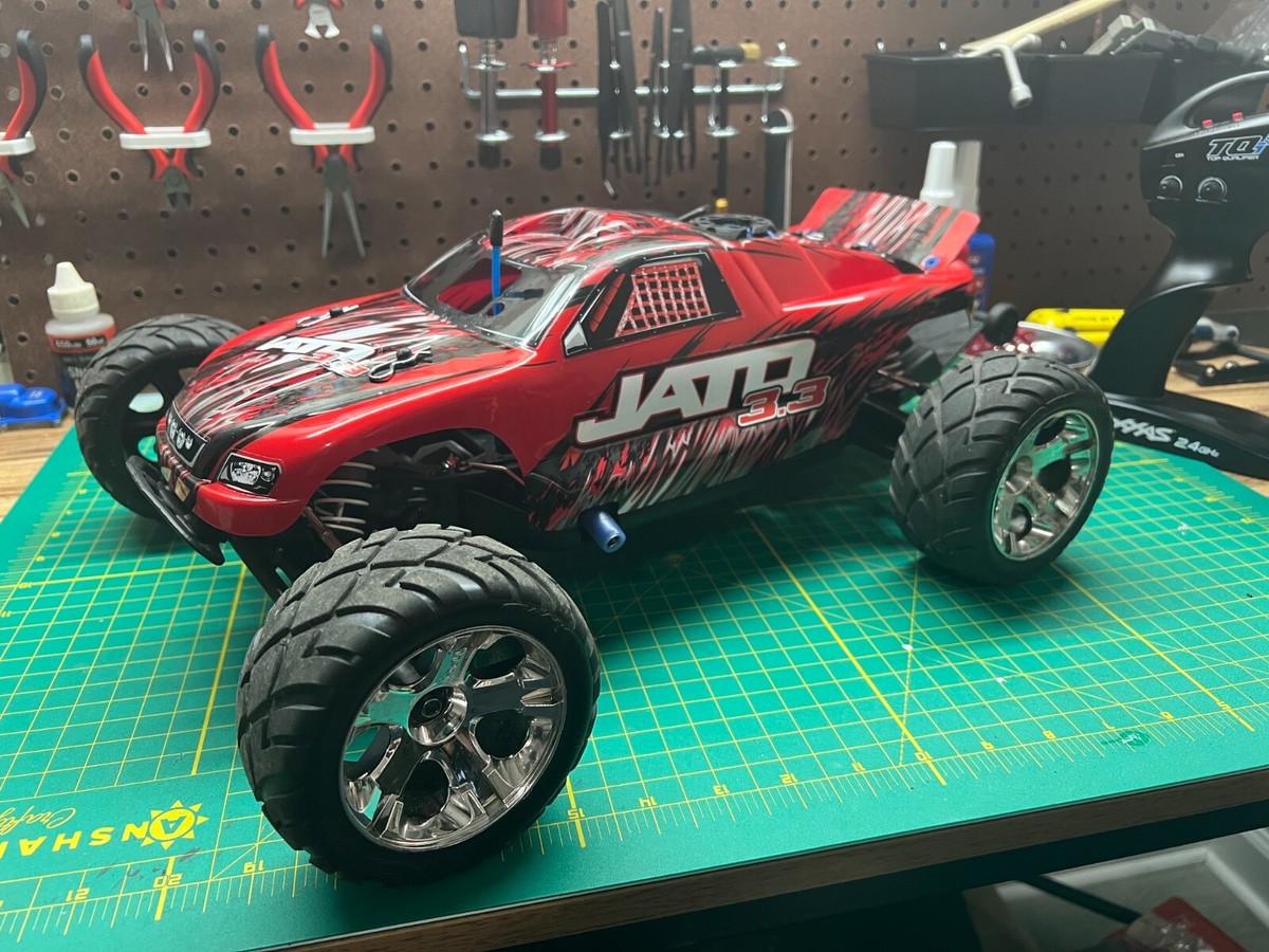 トラクサス 　JATO 　ニトロ25 　1/１０　エンジンカー　２WD Traxxas Jato® 3.3 1/10 2WD RTR Nitro Stadium Truck (Red) w
