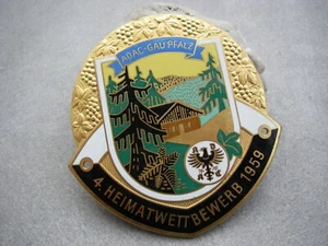 vintage german ADAC WINE RALLYE 1959 PFALZ HEIMAT enamel Car Badge Gold Edition - Picture 1 of 8