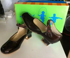 NUEVO Zapato Jumping Jacks MARY JANE Correa PATENTE MARRÓN con Tacón Bajo Escuela/Formal - Imagen 1 de 4