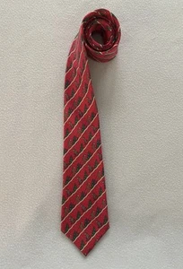 Hermes Raspberry/Green Twill Silk Tie LUGE - SKI 9 cm 7231 UA ‼️MINT‼️ - Picture 1 of 5