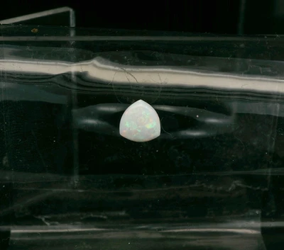 Ópalo cabujón etíope natural genuino con forma de billón de 0,43 quilates 6 x 6 mm Foto 1 de 4