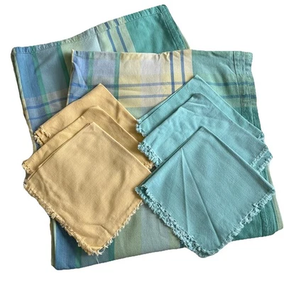 Large rectangle table cloth 95'' x 80'' 6 napkins - Image 1 of 4