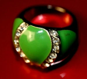 Vintage Rhinestone Diamante Green Enamel Silver Metal Ring 1980' size K - Picture 1 of 5