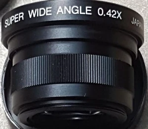 Obiettivo super grandangolare 0,42 x, 37 mm. - Foto 1 di 5