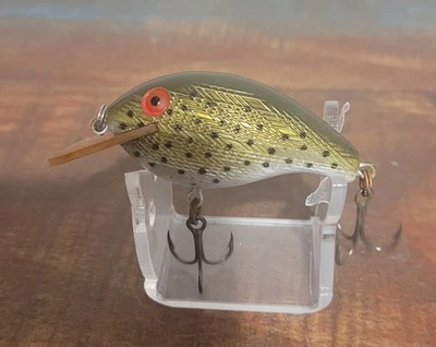 Vintage Rebel Deep Wee-R Green/Black Dot 2" D-93 Diving Crankbait Fishing Lure - Image 1 of 4