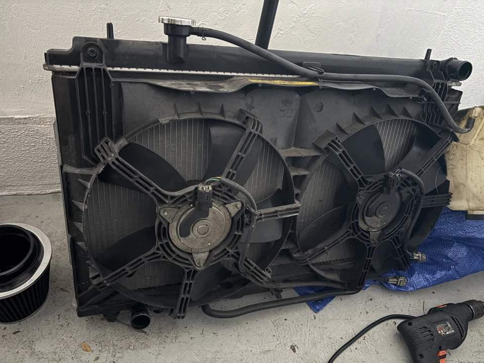 Nissan 350z 2006 conjunto de radiador y ventilador Foto 1 de 1