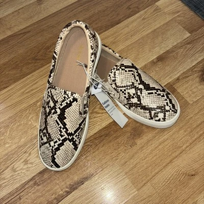 NEW Old Navy Women's Faux SnakeSkin Slip-On Sneakers Shoes Sz 7- NWT - Image 1 of 4