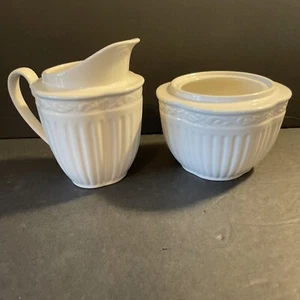 Azúcar Mikasa Italian Countryside 4 5/8" SIN TAPA Y crema marfil acanalado usado en excelente estado - Imagen 1 de 13