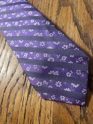 Corbata semi delgada de seda Egara a rayas florales usada en excelente estado para hombre Foto 1 de 4