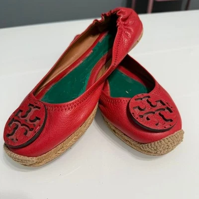 Zapatos alpargata plana Tory Burch de cuero rojo, podría usar un forro de zapato nuevo. Foto 1 de 4