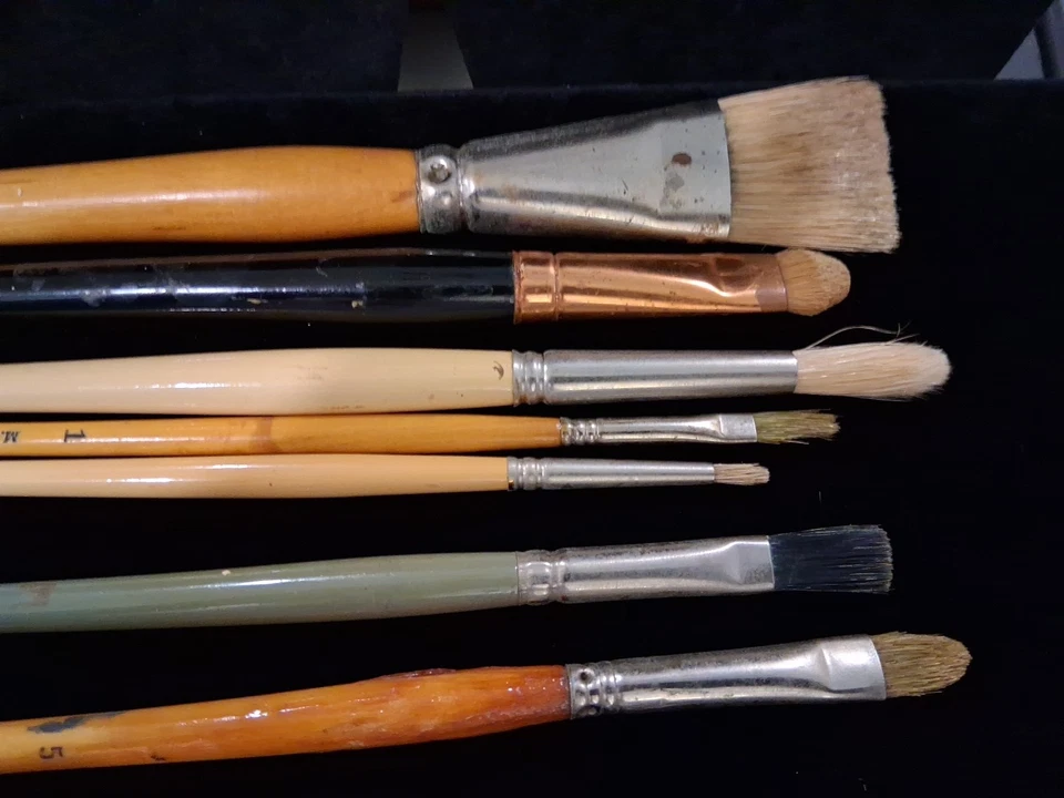 7 pinceles de pintura de mango largo de colección: Grumbacher y Simmons, brillantes, redondos, tapa plana y Filbert Foto 1 de 4