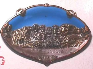 Vintage Mt Rushmore Memorial Tray - Picture 1 of 2